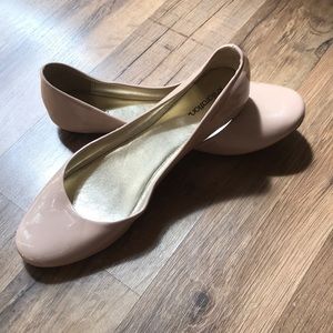NUDE FLATS